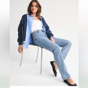 NWT Abercrombie Fitch 90s Ultra High Rise Jeans Med Light Wash Sz 29 8 Straight